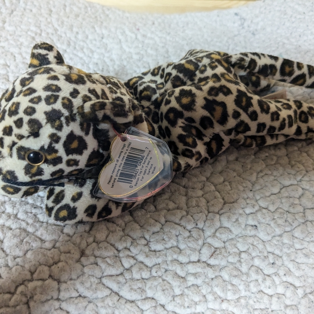 Jungle Cat, Freckles, Ty Beanie Baby collectible plush toy